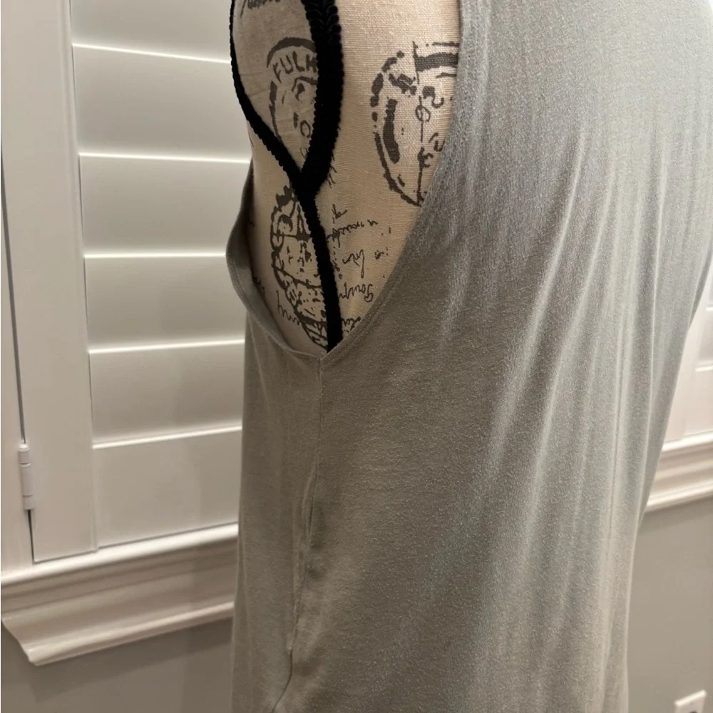 Under Armour Charcoal Athletic Tank - Picture 3 of 4